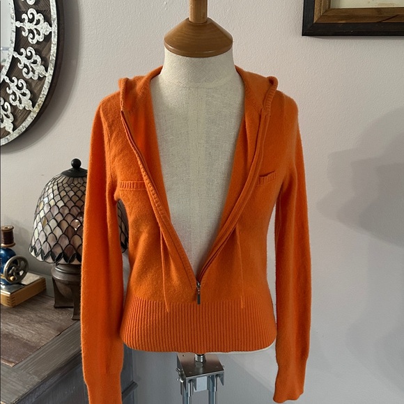 Cashmere Hooded Pullover - Picture 4 of 6